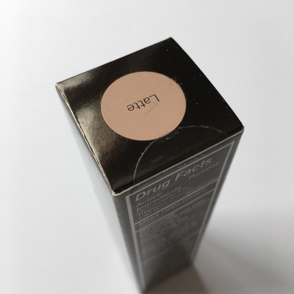 No. 7 Beautifully Matte Foundation New in Box - Picture 3 of 5